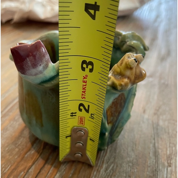 Decorative Frog on Lily Pad Pottery - Picture 4 of 6